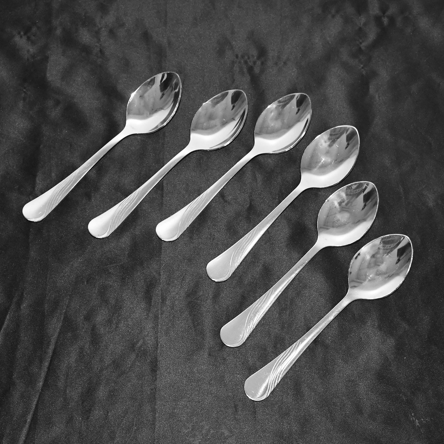 Elegant Stainless Steel Dining Spoons Elegant Stainless Steel Dining Spoons